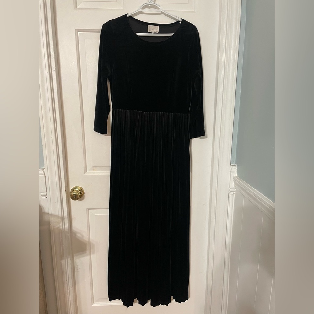 Dainty Jewells Classic Black Long Sleeve Dress